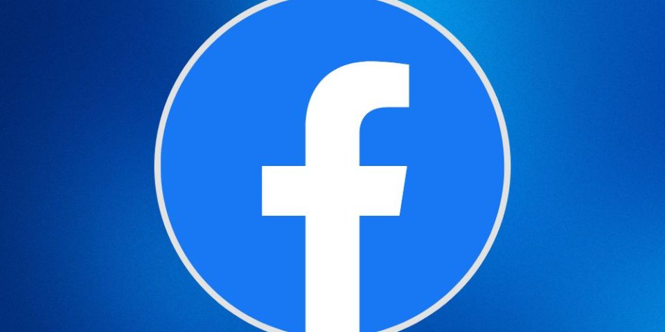 ¿Cómo reportar fake news en Facebook?